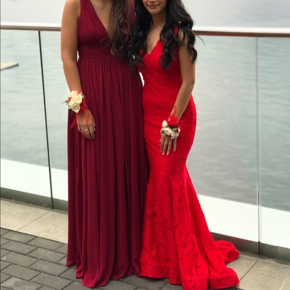 Red Lace gown - Picture 4 of 6